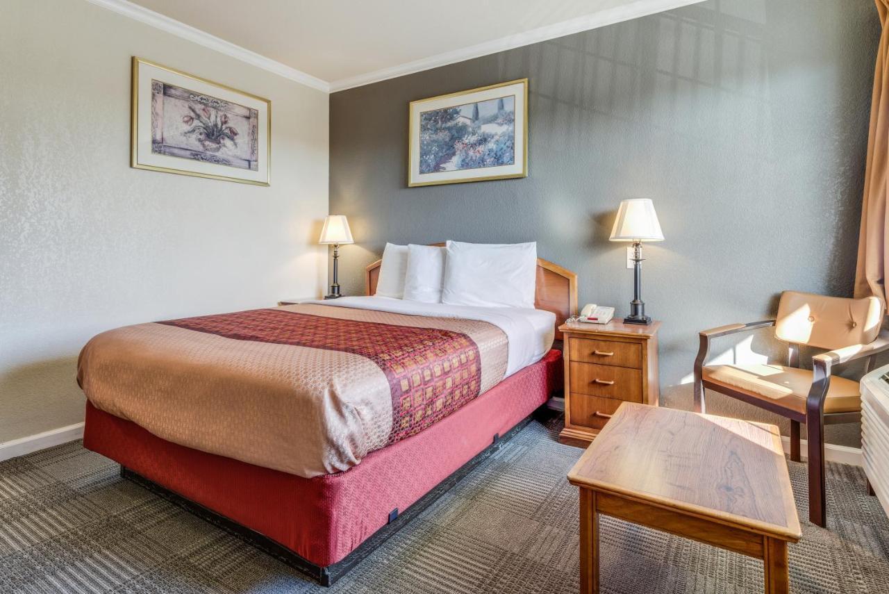 Americas Best Value Inn - Petaluma Zewnętrze zdjęcie